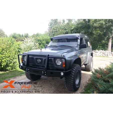 Pare-chocs avant F4X4 pour Nissan Patrol GR Y60
Version AVEC trous pour antibrouillards