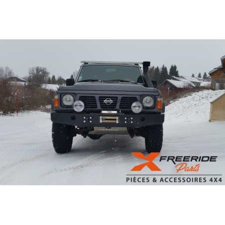 Pare-chocs avant F4X4 pour Nissan Patrol GR Y60
Version SANS trous pour antibrouillards
Sans Bullbar
