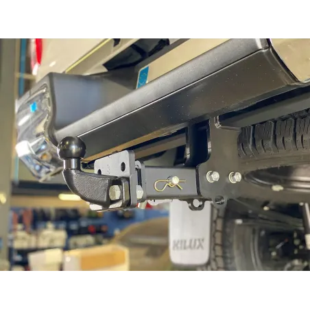 Attelage homologué Europe avec sortie carré 2 pouces Toyota Hilux Revo