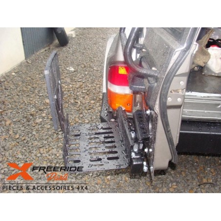 Support pour jerrican 30L ou 20L est adaptée au pare-chocs F4X4 pour Nissan Patrol Y60