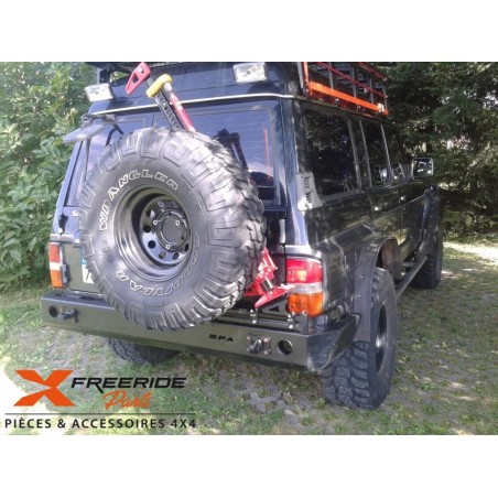 Pare-chocs arrière F4X4 pour Nissan Patrol GR Y60
Version SANS ailes arrières coupées.