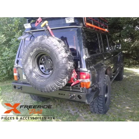 Pare-chocs arrière F4X4 pour Nissan Patrol GR Y60 Version SANS ailes arrières coupées.