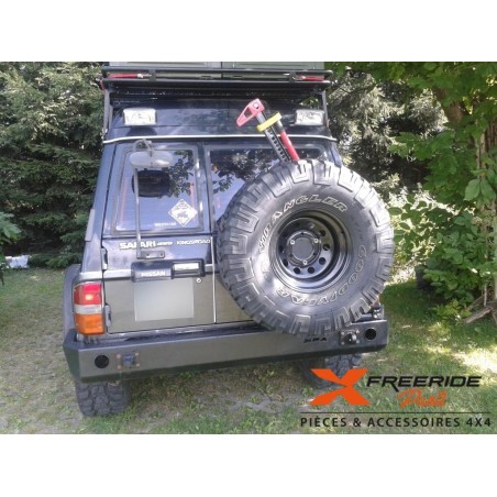 Pare-chocs arrière F4X4 pour Nissan Patrol GR Y60
Version SANS ailes arrières coupées.