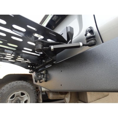 Support de jerrican 30L ou 20L pour Nissan Patrol Y61 adapté au pare-chocs F4X4.
