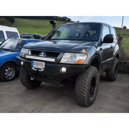 Pare-chocs avant acier offroad treuil BM4x4 pour Mitsubishi Pajero 3 V60