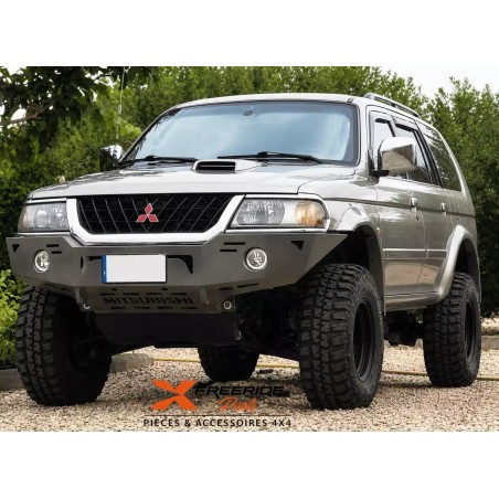 Pare-chocs avant acier offroad treuil BM4x4 pour Mitsubishi Pajero Sport 1