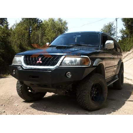 Pare-chocs avant acier offroad treuil BM4x4 pour Mitsubishi Pajero Sport 1