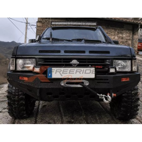 Pare-chocs avant acier treuil offroad BM4x4 pour Nissan Terrano 1