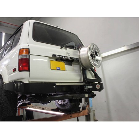 PARE CHOCS ARRIERE TOYOTA HDJ80