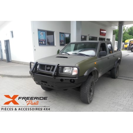 Pare-chocs avant F4X4 pour Nissan Navara D22 1997-2000
Avec Bullbar