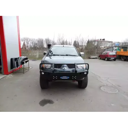 Pare-chocs avant F4X4 pour Mitsubishi L200 KB4 2005-2010
Avec Bullbar