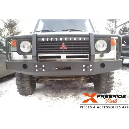 Pare-chocs avant F4X4 pour Mitsubishi Pajero 1
Avec Bullbar