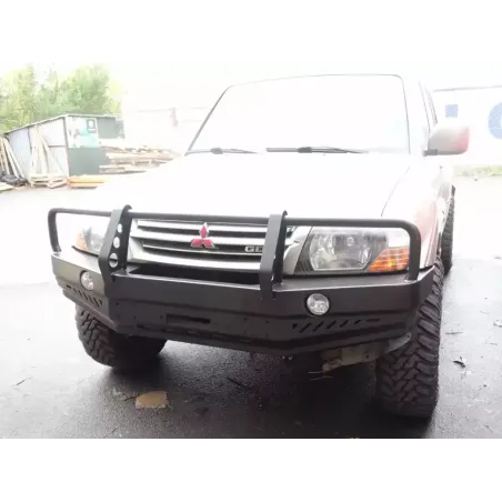 Pare-chocs avant F4X4 pour Mitsubishi Pajero 3 Avec Bullbar