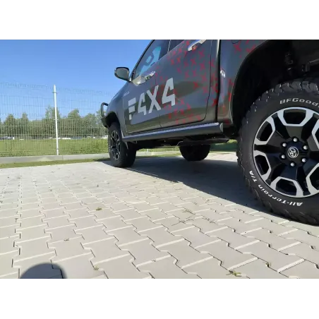 Rockslider F4X4 pour Toyota Hilux 16-24 REVO