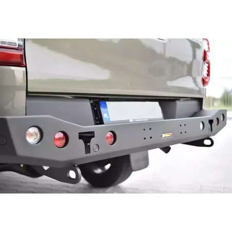 Pare-chocs arrière F4X4 pour Toyota Hilux 20-24 REVO
Version AVEC feux