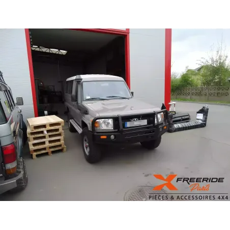 Pare-chocs avant F4X4 pour Toyota Land Cruiser HZJ78 Avec Bullbar