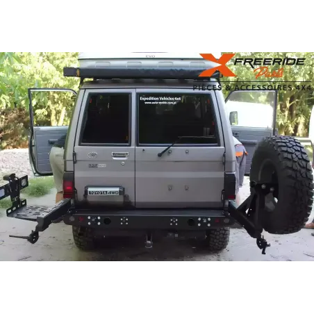 Support de jerrican 30L ou 20L Toyota Land Cruiser HZJ78 adapté au pare-chocs F4X4.