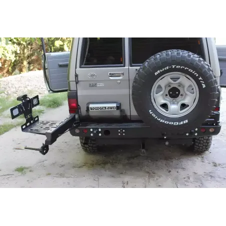 Support de jerrican 30L ou 20L Toyota Land Cruiser HZJ78 adapté au pare-chocs F4X4.