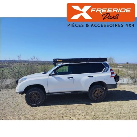 Obtenez deux fois plus d'espace protégé qu'un auvent latéral normal, en moins de deux minutes avec l'incroyable auvent de 270°!