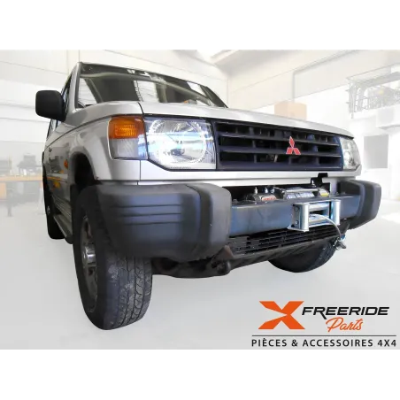 Support de treuil permettant un montage facile de treuil sur votre Mitsubishi Pajero 2