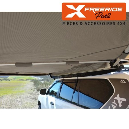 Obtenez deux fois plus d'espace protégé qu'un auvent latéral normal, en moins de deux minutes avec l'incroyable auvent de 270°!