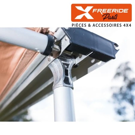 Auvent pliable avec structure de fixation facile et rapide à déployer, de 2.5M de large x 2,5M ouvert. De très bonne qualité