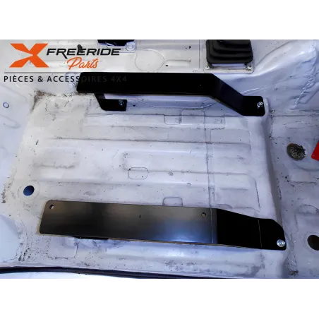 Embase de siège pour Suzuki Samurai
Côté passager