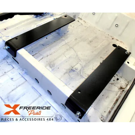 Embase de siège pour Suzuki Samurai
Côté conducteur