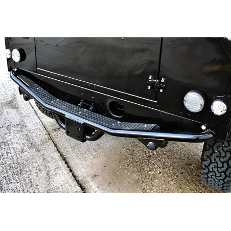 Pare-chocs arrière complet Raptor 4x4, complet avec crochets de remorquage et caoutchouc antidérapant.
Defender 90/110 et 130.