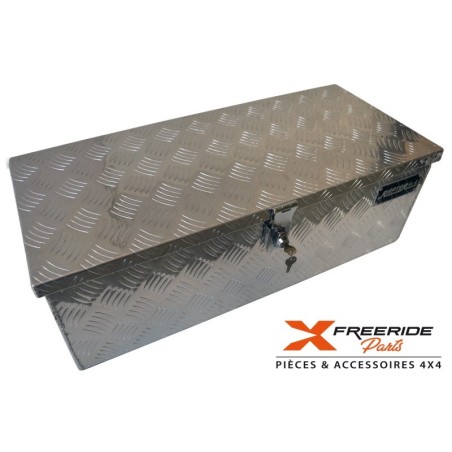 Caisse de rangement en aluminium strié de 2 mm d'épaisseur. Dimensions 760X330X250 mm