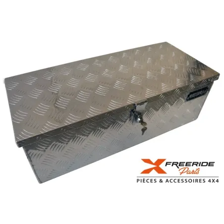 Caisse de rangement en aluminium strié de 2 mm d'épaisseur. Dimensions 760X330X250 mm