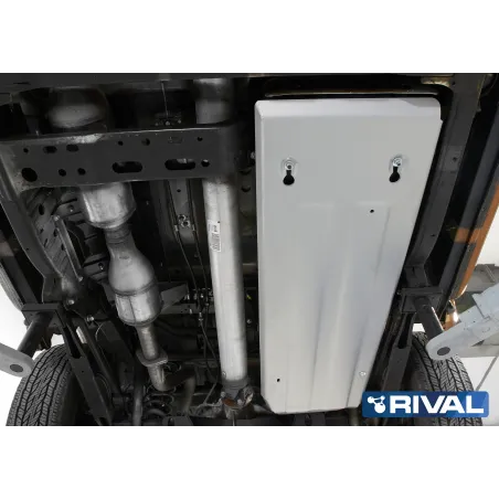 PLAQUE PROTECTION RIVAL RESERVOIR NISSAN NAVARA NP300  (bP31)