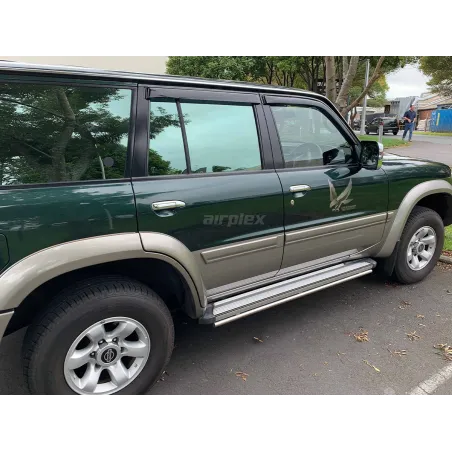 Jeu 4 déflecteurs vitre avant et arrière Nissan Patrol GR Y61