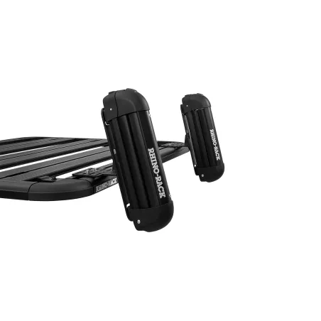 Support de plaque à sable Maxtrax fixation latérale sur galerie Pioneer Rhino Rack